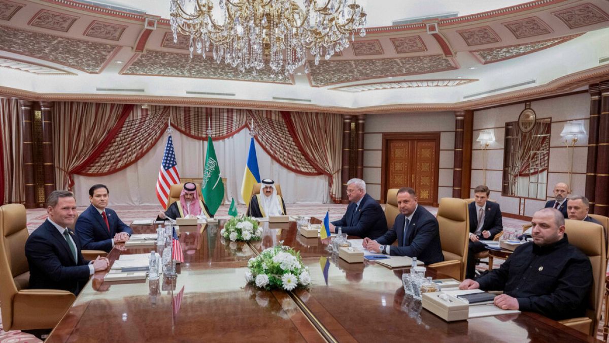 Rencontres Diplomatiques Entre États-Unis Et Ukraine En Arabie Saoudite
