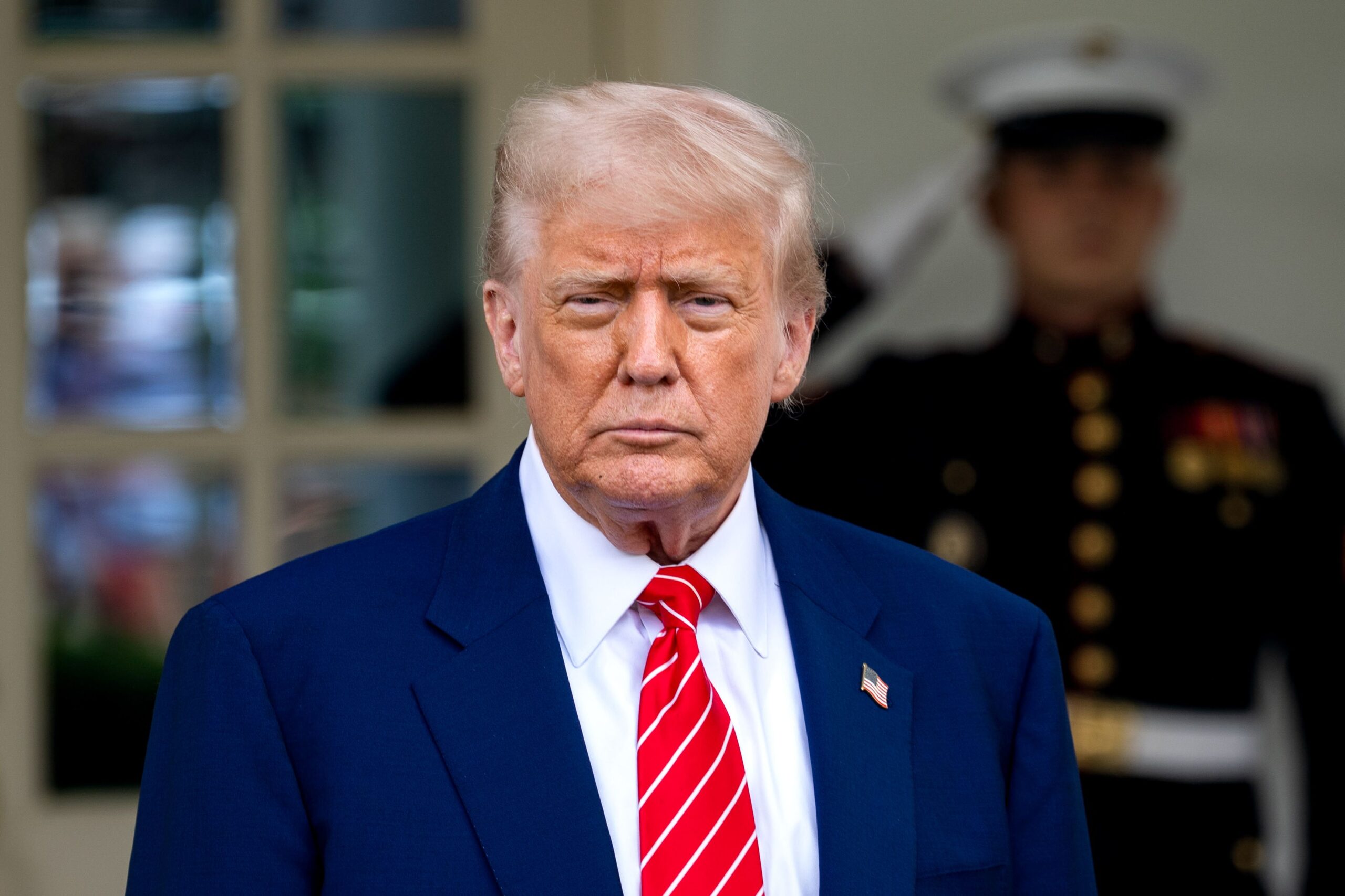 Trump Controversé Après l’Acceptation d’un Jet Luxe du Qatar