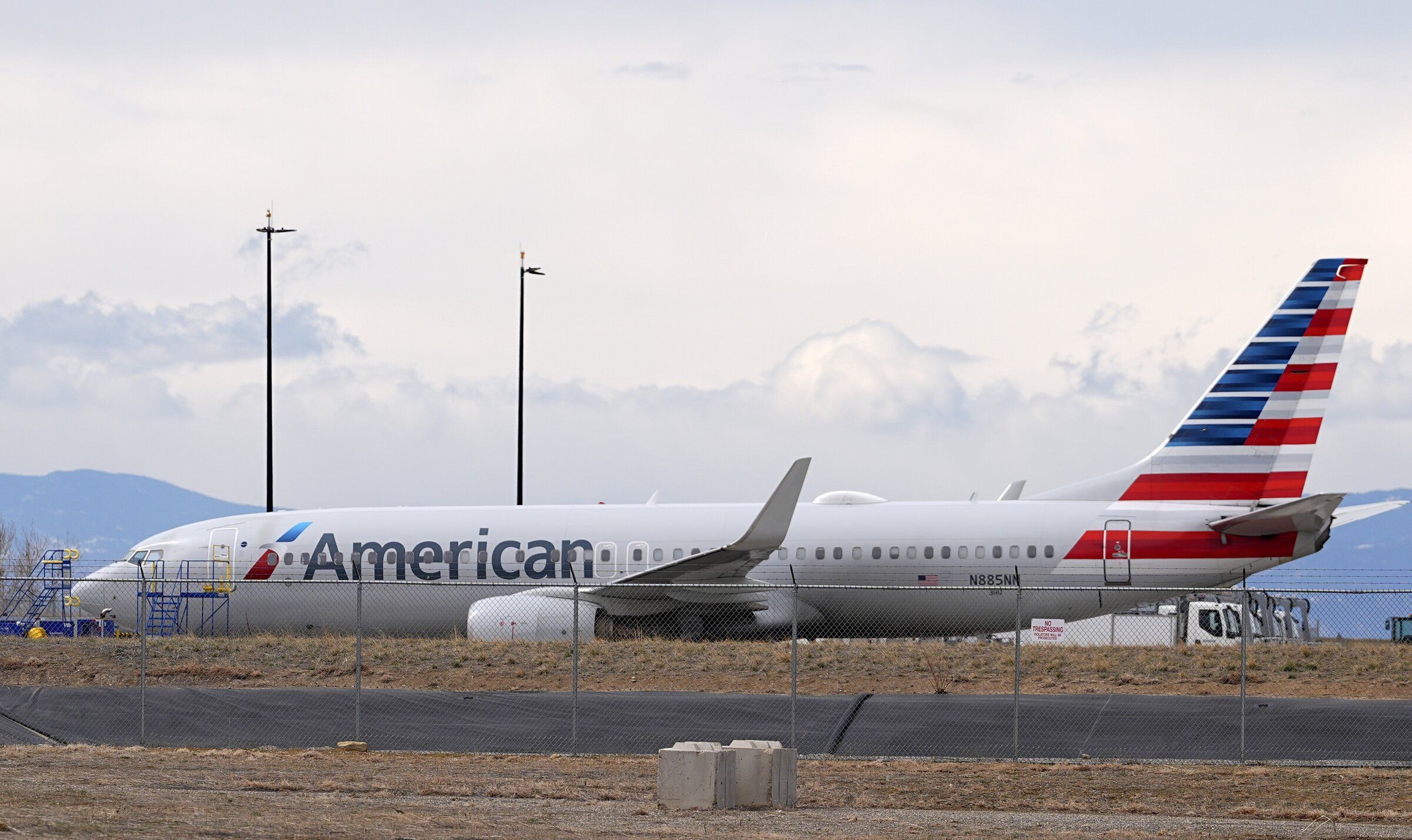 Urgence aérienne à Denver : Un Boeing 737 Max 8 d’American Airlines en proie aux flammes