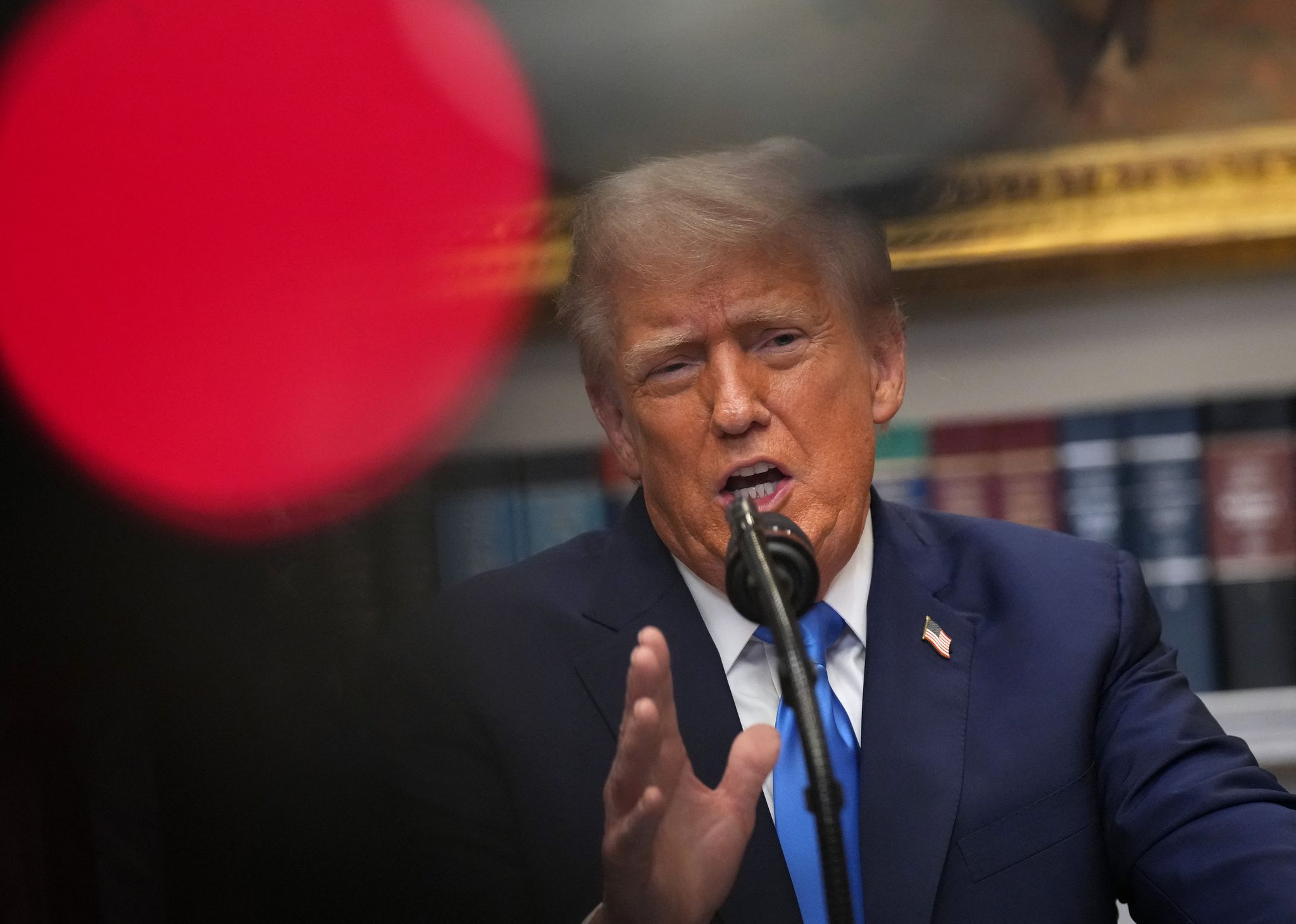 Le Président Trump dénonce les dangers du Tylenol et l’aluminium dans les vaccins, mais son discours est un mensonge éhonté
