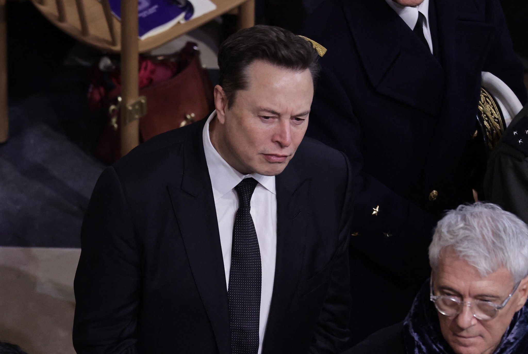 ELON MUSK : Un immense plan de blanchiment d’argent – 400 000 numéros de Sécurité sociale volés, arrestation imminente !