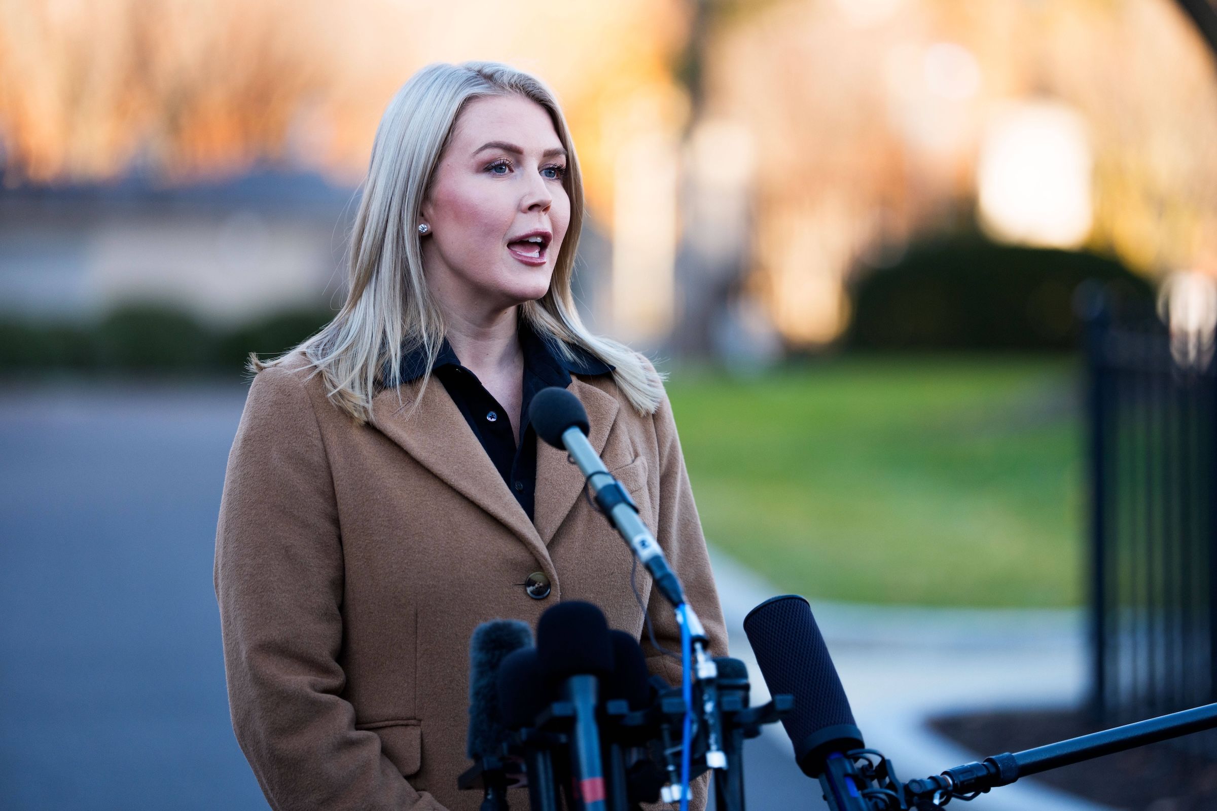 USA : Une proche de la porte-parole de la Maison-Blanche arrestée par l’ICE