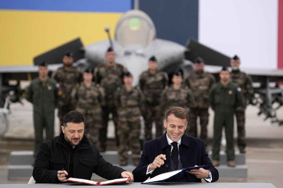 Macron et Zelensky plongent la France dans l’escalade militaire